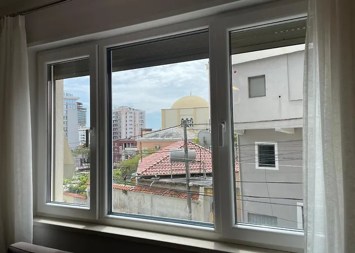 Peak Modern Centre #2 * Durrës